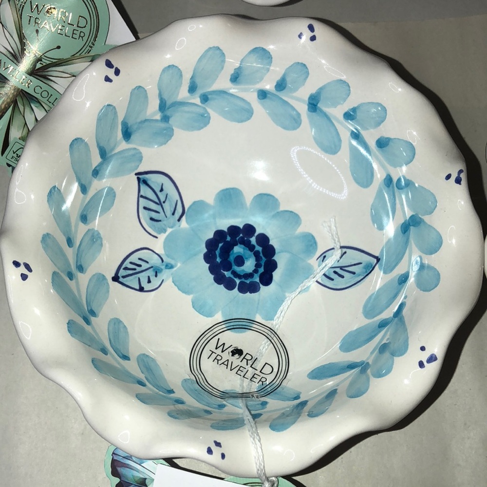 LA VIETRESE, WORLD TRAVELER COLLECTION, 4 Bowls, Blue Floral Set - Picture 6 of 9
